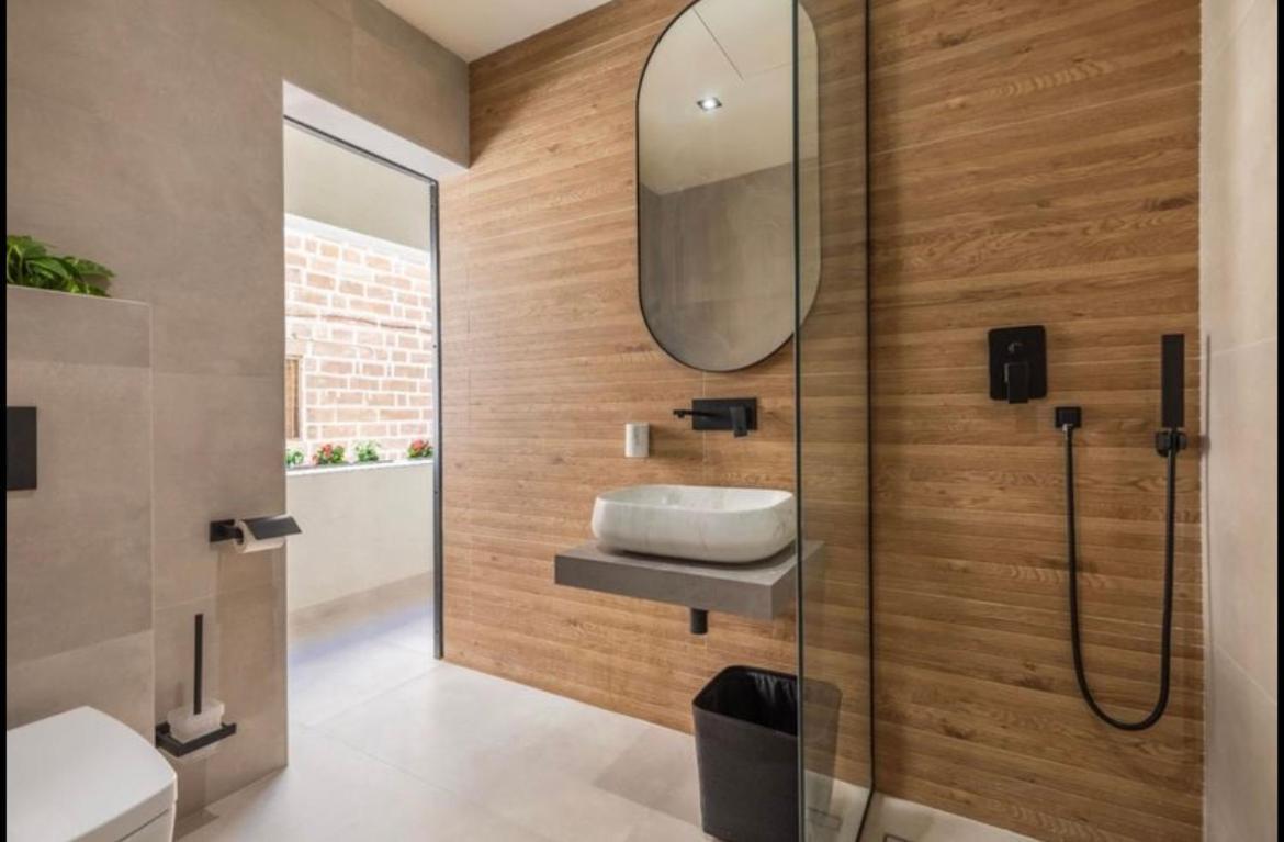 New - Designer Finished 1 Bedroom Apartment A 5 Minutes Ferry Away From Valletta Mosta Exterior foto